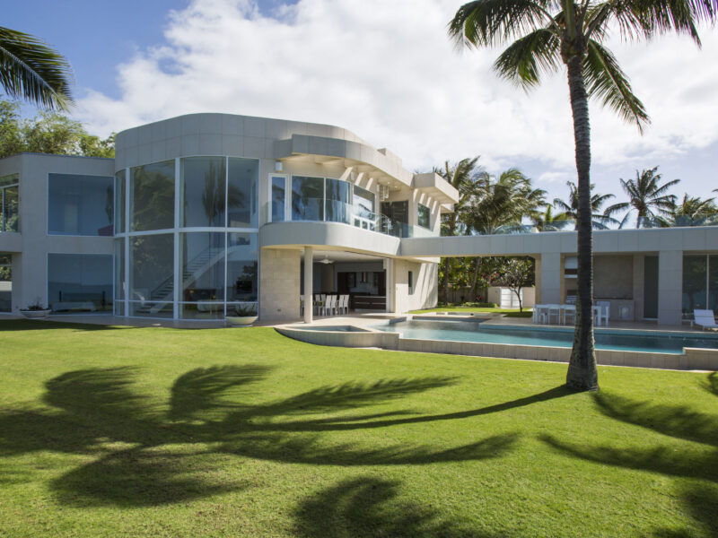 Makena Modern